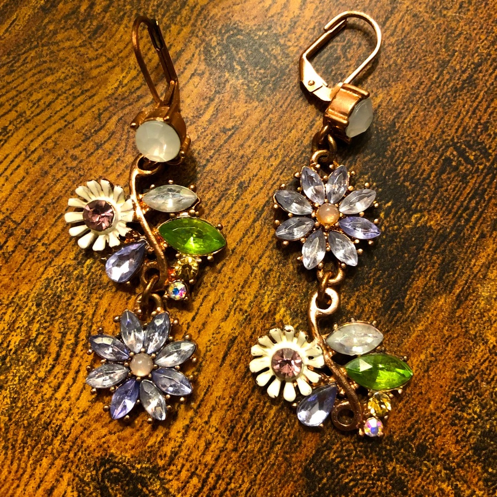 Beautiful floral Betsey Johnson dangle earrings
